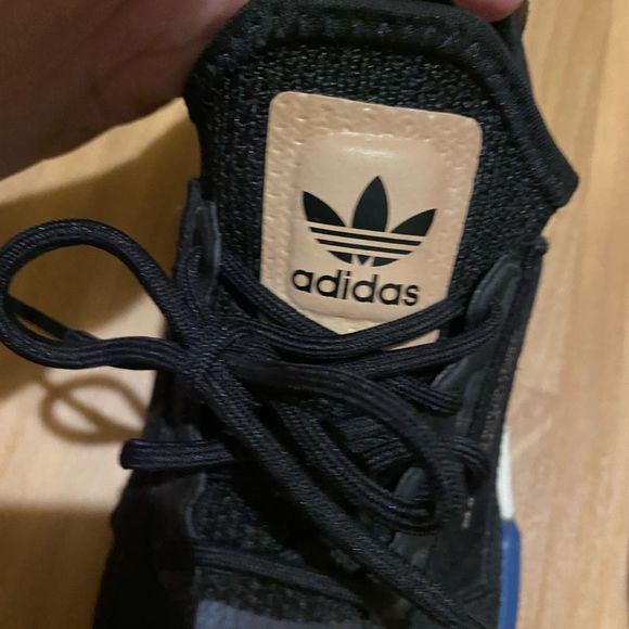 Adidas Youth NMD R1 V2 Sneakers | 4 - Picture 5 of 8